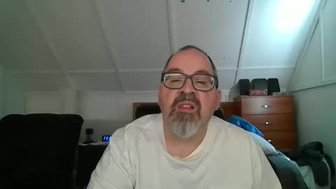 Snapshot of niceguy7208 chatting on 11-09-25, 04:16 niceguy7208 online show from 11-09-25, 04:16