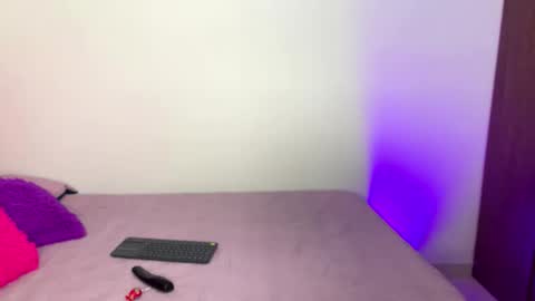 Julieta online show from 11-24-25, 12:32