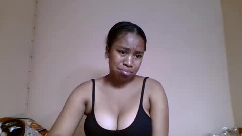 Snapshot of nicelly01 chatting on 05-23-26, 03:05 nicelly01 online show from 05-23-26, 03:05