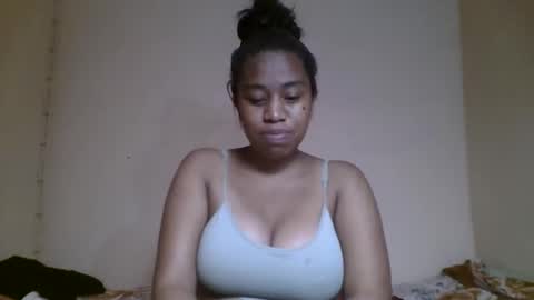 Snapshot of nicelly01 chatting on 05-28-26, 06:38 nicelly01 online show from 05-28-26, 06:38