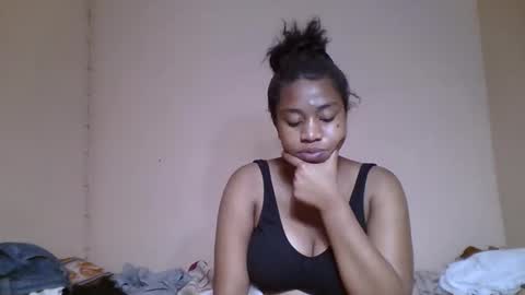 Snapshot of nicelly01 chatting on 05-31-26, 06:20 nicelly01 online show from 05-31-26, 06:20