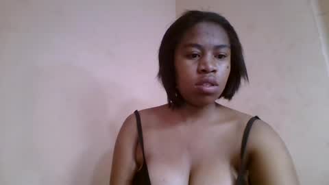 Snapshot of nicelly01 chatting on 06-13-26, 06:00 nicelly01 online show from 06-13-26, 06:00