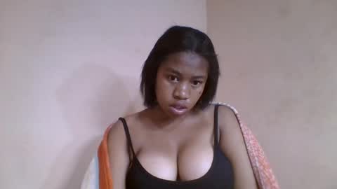 Snapshot of nicelly01 chatting on 06-15-26, 05:42 nicelly01 online show from 06-15-26, 05:42