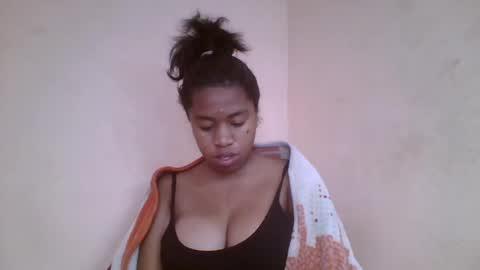 Snapshot of nicelly01 chatting on 06-20-26, 07:11 nicelly01 online show from 06-20-26, 07:11