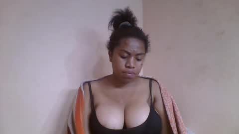 Snapshot of nicelly01 chatting on 06-23-26, 06:39 nicelly01 online show from 06-23-26, 06:39