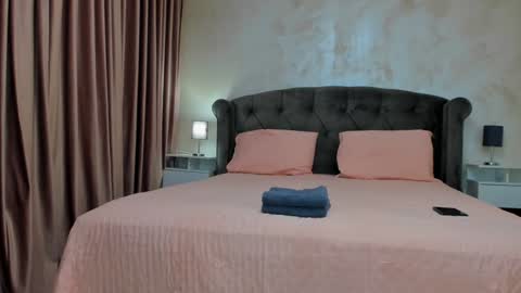 Sophie online show from 02-28-26, 07:09