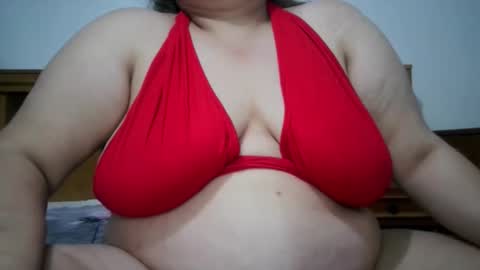 Snapshot of nicholle chatting on 05-17-26, 09:44 Nicholle online show from 05-17-26, 09:44