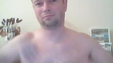 Snapshot of nick1990b chatting on 12-18-25, 06:47 nick1990b online show from 12-18-25, 06:47