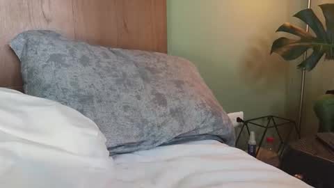 Nicolas              online show from 10-01-25, 02:39