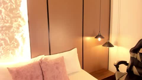 Nicky  online show from 12-21-25, 02:30