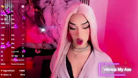 Snapshot of nickynoa chatting on 06-25-26, 03:50 Nicky online show from 06-25-26, 03:50