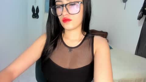 Nicolle online show from 01-13-25, 06:38