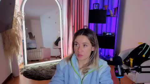 Snapshot of nickywindsor chatting on 05-15-26, 05:42 Nicky online show from 05-15-26, 05:42