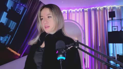 Snapshot of nickywindsor chatting on 06-01-26, 05:14 Nicky online show from 06-01-26, 05:14