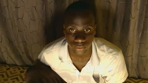 Snapshot of nico_dez chatting on 03-26-26, 10:43 Mailo and naysa online show from 03-26-26, 10:43