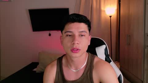 Snapshot of nicocruzz chatting on 09-18-25, 10:06 Nico Cruz online show from 09-18-25, 10:06