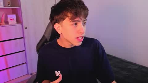 Nicolas online show from 09-22-25, 07:05