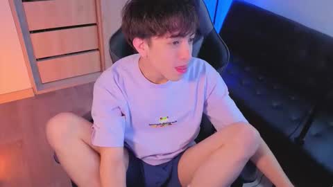 Nicolas online show from 10-15-25, 08:09