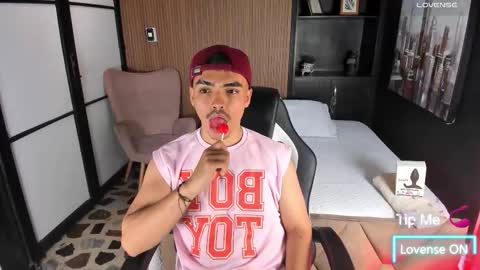 Snapshot of nicokingg_ chatting on 11-11-25, 02:11 Nico King online show from 11-11-25, 02:11