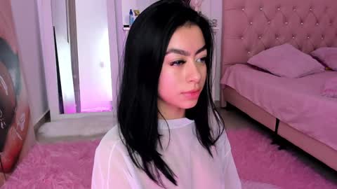 Snapshot of nicol_rosee chatting on 01-17-25, 01:25 SOFIA online show from 01-17-25, 01:25