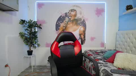 nicol_ross19 online show from 05-17-26, 03:04