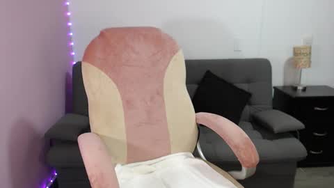 nicole Storm online show from 11-05-25, 11:16