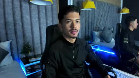 Nicolai online show from 12-21-25, 12:01