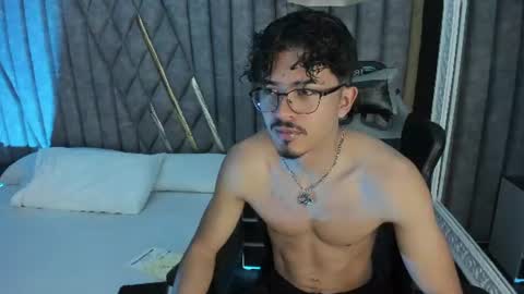 Snapshot of nicolaikarav chatting on 06-20-26, 11:35 Nicolai online show from 06-20-26, 11:35