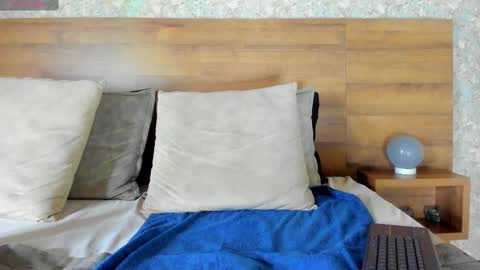 Nicolas online show from 02-23-25, 08:28