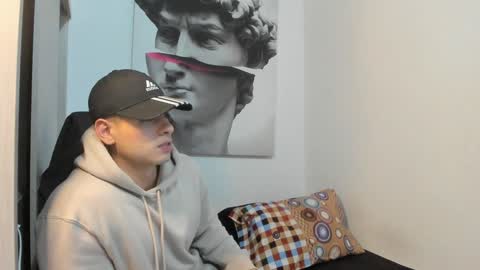 Snapshot of nicolasmuscle chatting on 12-29-24, 04:59 Andres online show from 12-29-24, 04:59