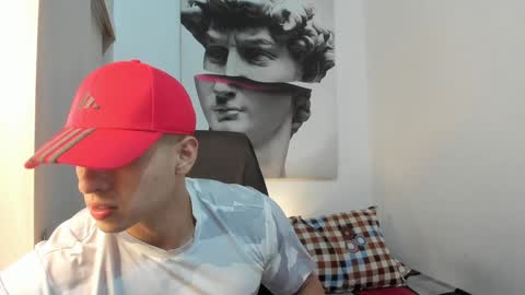 Snapshot of nicolasmuscle chatting on 12-31-24, 10:56 Andres online show from 12-31-24, 10:56