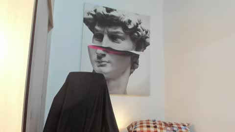 Snapshot of nicolasmuscle chatting on 01-01-25, 01:58 Andres online show from 01-01-25, 01:58