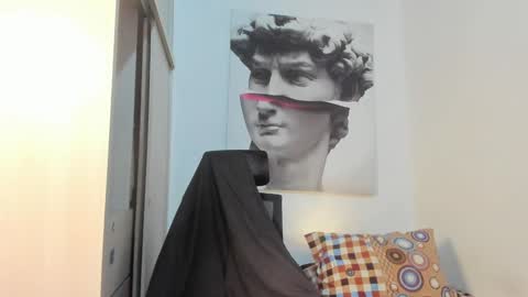 Snapshot of nicolasmuscle chatting on 01-10-25, 06:09 Andres online show from 01-10-25, 06:09