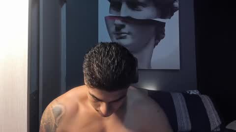 Snapshot of nicolasmuscle chatting on 10-01-25, 02:28 Andres online show from 10-01-25, 02:28