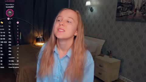 Snapshot of nicolavanderbie chatting on 11-01-25, 06:43 Nicoletta online show from 11-01-25, 06:43