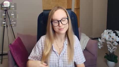 Snapshot of nicolavanderbie chatting on 12-04-25, 07:11 Nicoletta online show from 12-04-25, 07:11