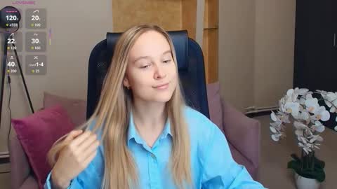 Snapshot of nicolavanderbie chatting on 12-05-25, 07:21 Nicoletta online show from 12-05-25, 07:21