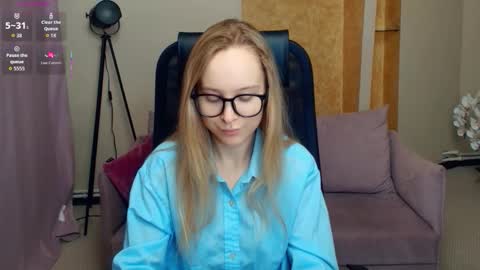 Snapshot of nicolavanderbie chatting on 12-14-25, 06:45 Nicoletta online show from 12-14-25, 06:45