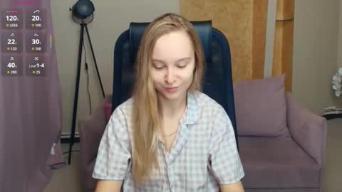 Snapshot of nicolavanderbie chatting on 12-17-25, 06:58 Nicoletta online show from 12-17-25, 06:58