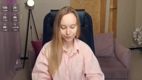 Snapshot of nicolavanderbie chatting on 12-19-25, 07:10 Nicoletta online show from 12-19-25, 07:10