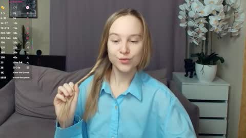 Snapshot of nicolavanderbie chatting on 01-11-26, 08:14 Nicoletta online show from 01-11-26, 08:14