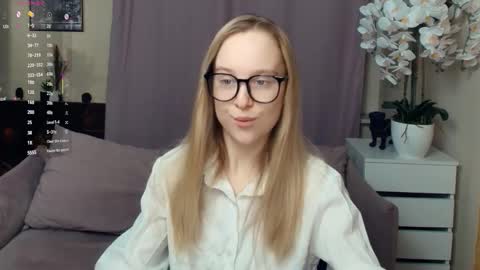 Snapshot of nicolavanderbie chatting on 01-14-26, 07:08 Nicoletta online show from 01-14-26, 07:08