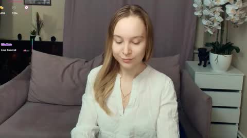 Snapshot of nicolavanderbie chatting on 01-15-26, 07:06 Nicoletta online show from 01-15-26, 07:06