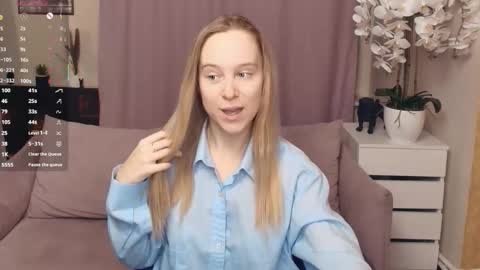 Snapshot of nicolavanderbie chatting on 02-02-26, 07:01 Nicoletta online show from 02-02-26, 07:01