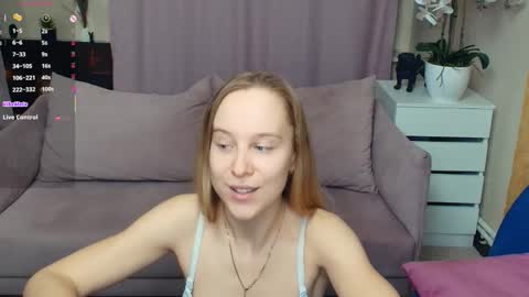 Snapshot of nicolavanderbie chatting on 02-03-26, 02:53 Nicoletta online show from 02-03-26, 02:53