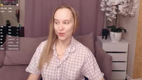 Snapshot of nicolavanderbie chatting on 02-06-26, 07:39 Nicoletta online show from 02-06-26, 07:39