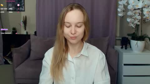 Snapshot of nicolavanderbie chatting on 02-14-26, 06:48 Nicoletta online show from 02-14-26, 06:48