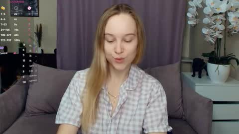 Snapshot of nicolavanderbie chatting on 02-16-26, 07:10 Nicoletta online show from 02-16-26, 07:10