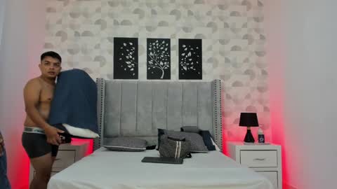 Nicole  Adam online show from 01-06-25, 09:54