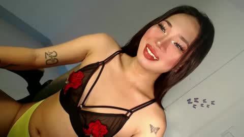nicole_buntog online show from 12-01-24, 05:13